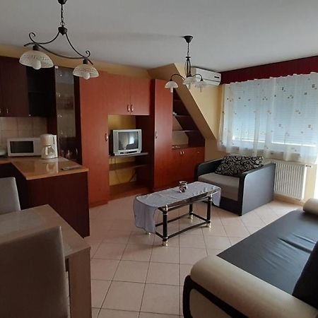 Elizabet Apartman A Belvarosban Szarvas Exterior foto