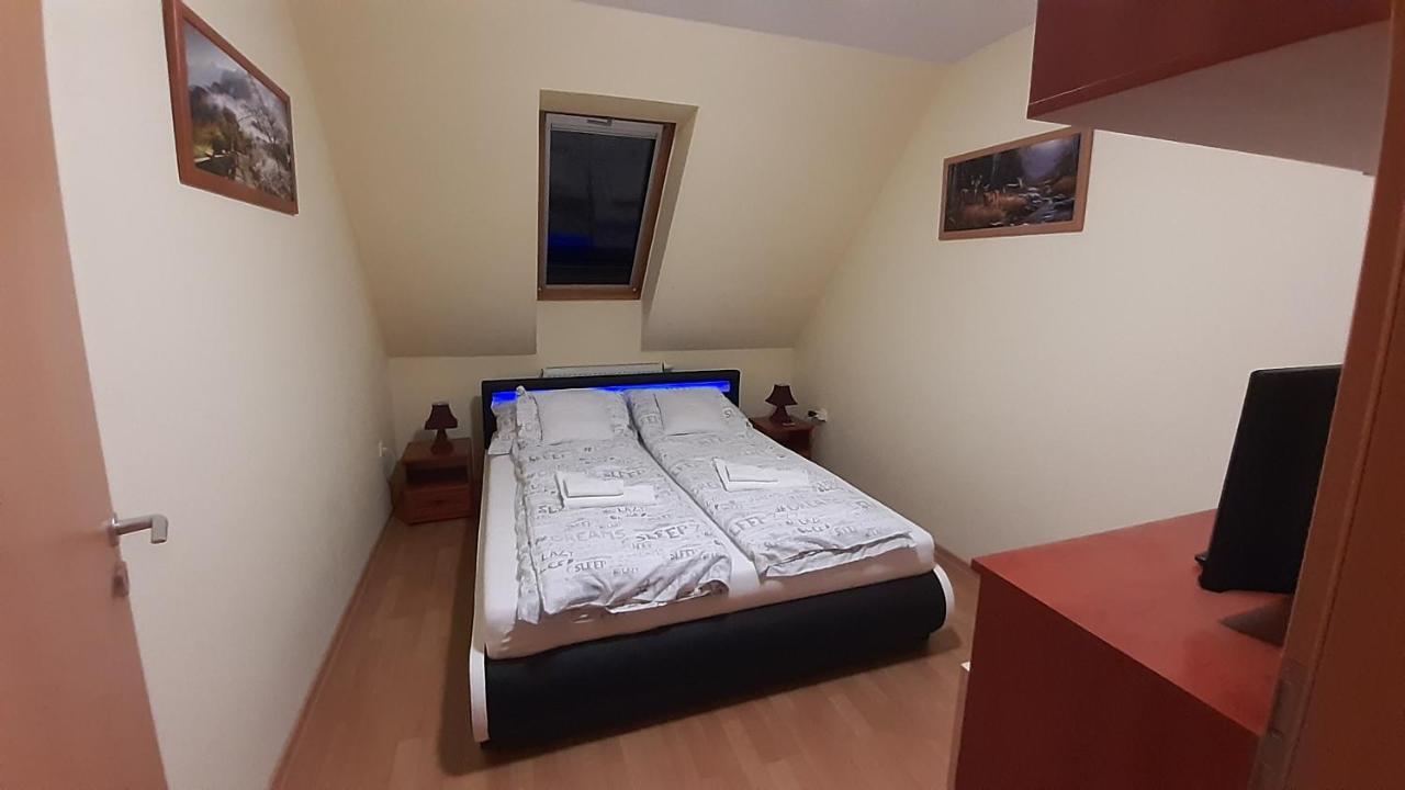 Elizabet Apartman A Belvarosban Szarvas Exterior foto