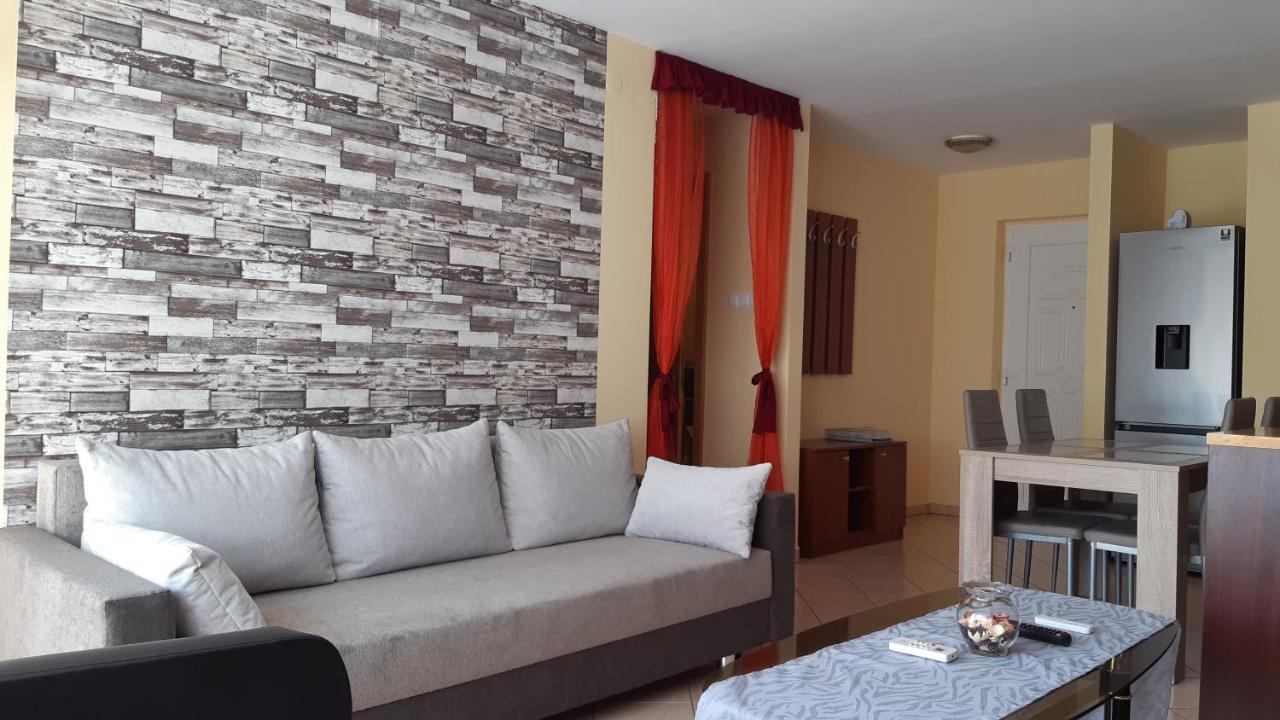 Elizabet Apartman A Belvarosban Szarvas Exterior foto
