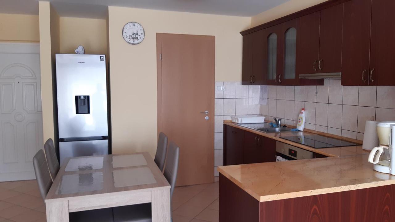 Elizabet Apartman A Belvarosban Szarvas Exterior foto